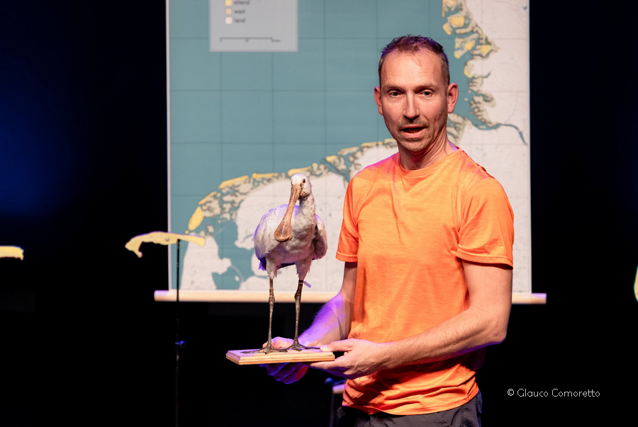 Cultural impulses from Friesland: theatre production &ldquo;Kanoet&rdquo;